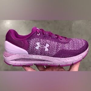 WOMEN'S UNDER ARMOUR MAGENTA HOVR INTAKE-6 RUNNING SHOES